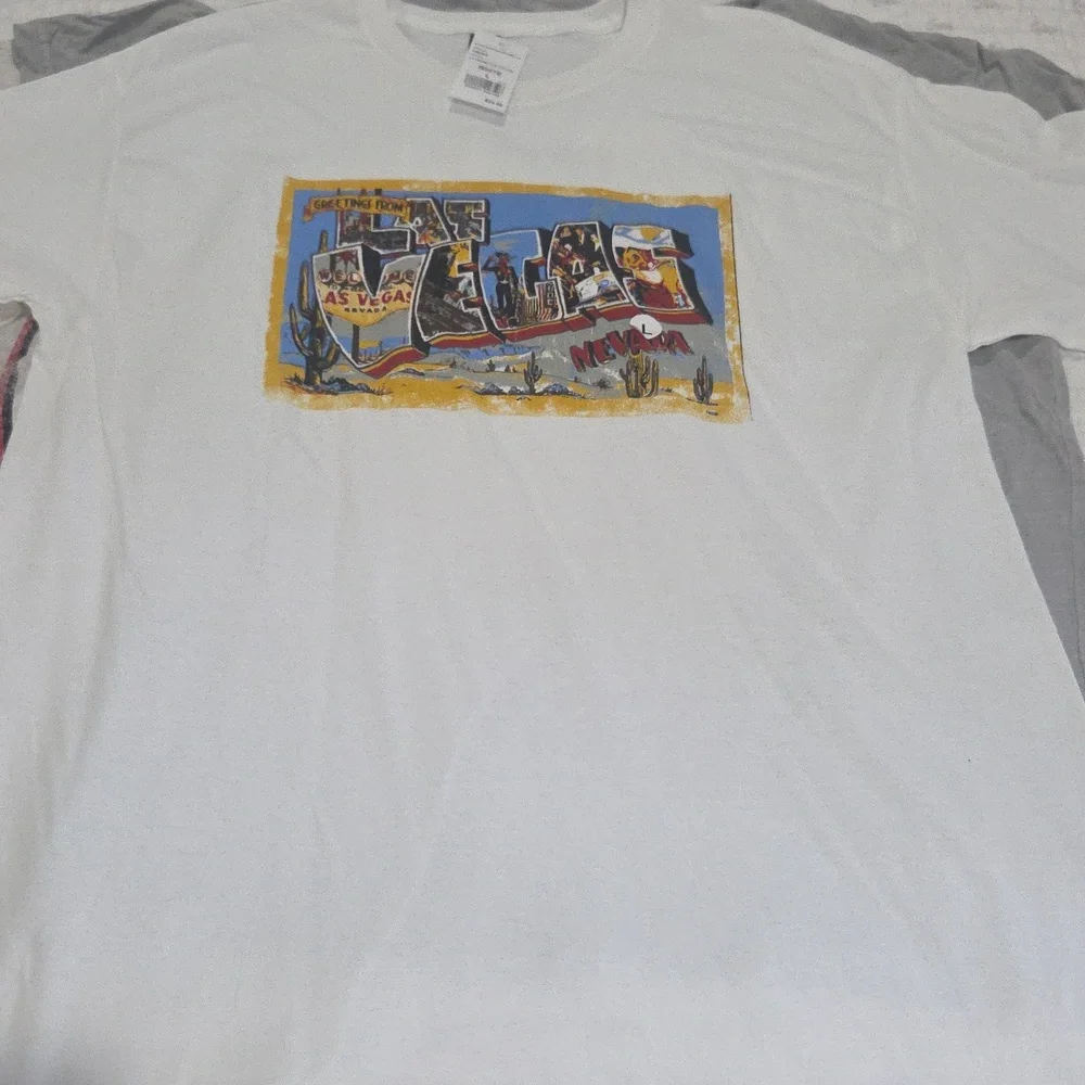 3 Awesome Las Vegas Nevada Tees In Great Condition! 2 NWT, 2 L, 1 Medium🎰🎲 - Picture 4 of 10